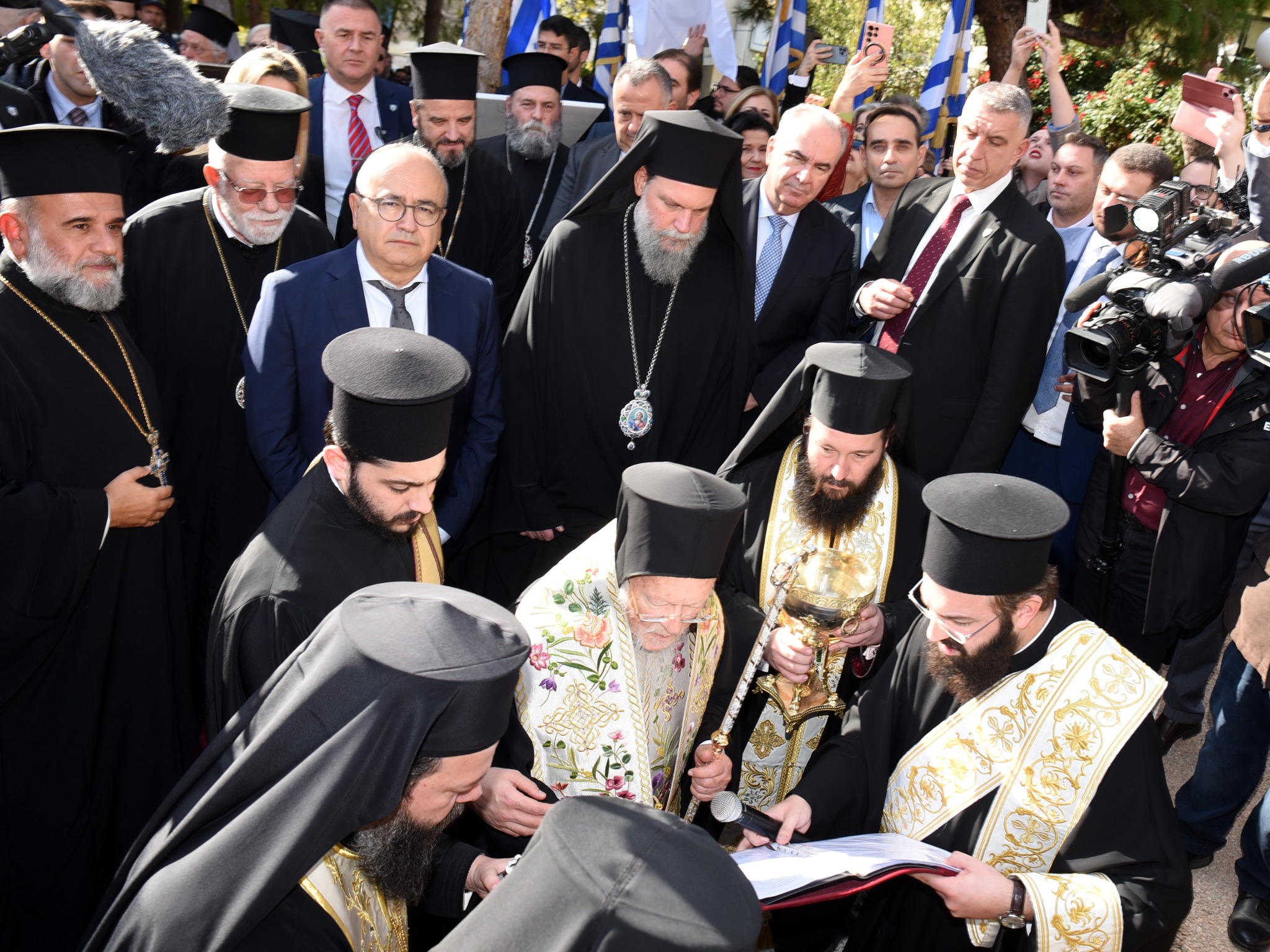 Με την ευλογία του Οικουμενικού Πατριάρχη η θεμελίωση του νέου ναού στα Ηπειρώτικα